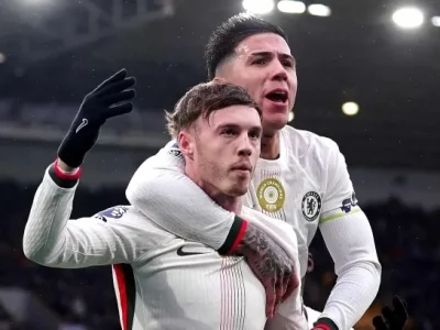 Cole Palmer Lập Hat-trick Thần Tốc, Chelsea ‘Nghiền Nát’ Wolves Trong Cơn Mưa