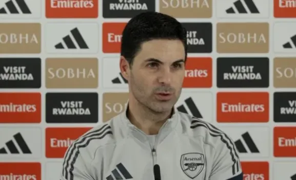 Mikel Arteta tiet lo Arsenal da xin loi Liam Rosenior 